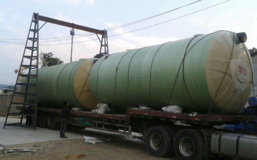 玻璃鋼化糞池發貨現場